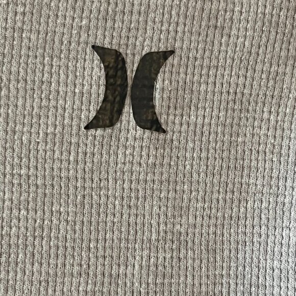 Boys 18/20 Hurley Long sleeve with Logo - Picture 3 of 4